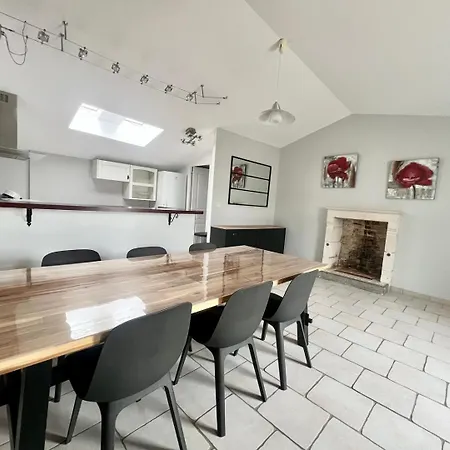 Pensión Charmante Maison En Pierre - Confort Equipee - Parking Prive - Wifi Gratuit - 15min De La Rochelle Saint-Ouen-d'Aunis