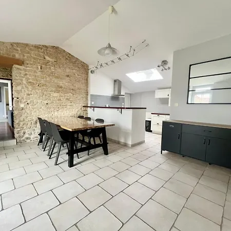 Charmante Maison En Pierre - Confort Equipee - Parking Prive - Wifi Gratuit - 15min De La Rochelle 3* Saint-Ouen-d'Aunis