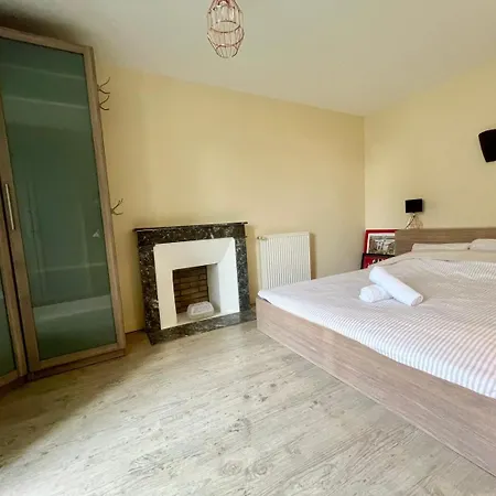 Penzion Charmante Maison En Pierre - Confort Equipee - Parking Prive - Wifi Gratuit - 15min De La Rochelle