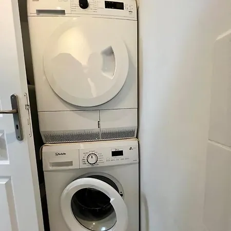 Charmante Maison En Pierre - Confort Equipee - Parking Prive - Wifi Gratuit - 15min De La Rochelle Casa de hóspedes 3*