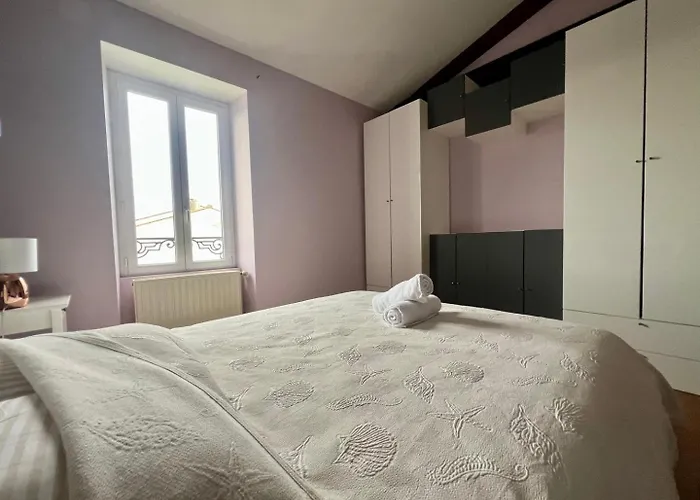 Charmante Maison En Pierre - Confort Equipee - Parking Prive - Wifi Gratuit - 15min De La Rochelle 3* Saint-Ouen-d'Aunis