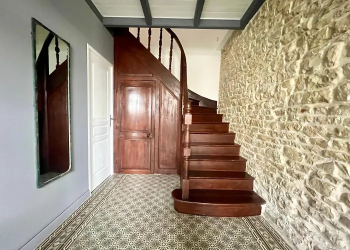 Charmante Maison En Pierre - Confort Equipee - Parking Prive - Wifi Gratuit - 15min De La Rochelle 3*